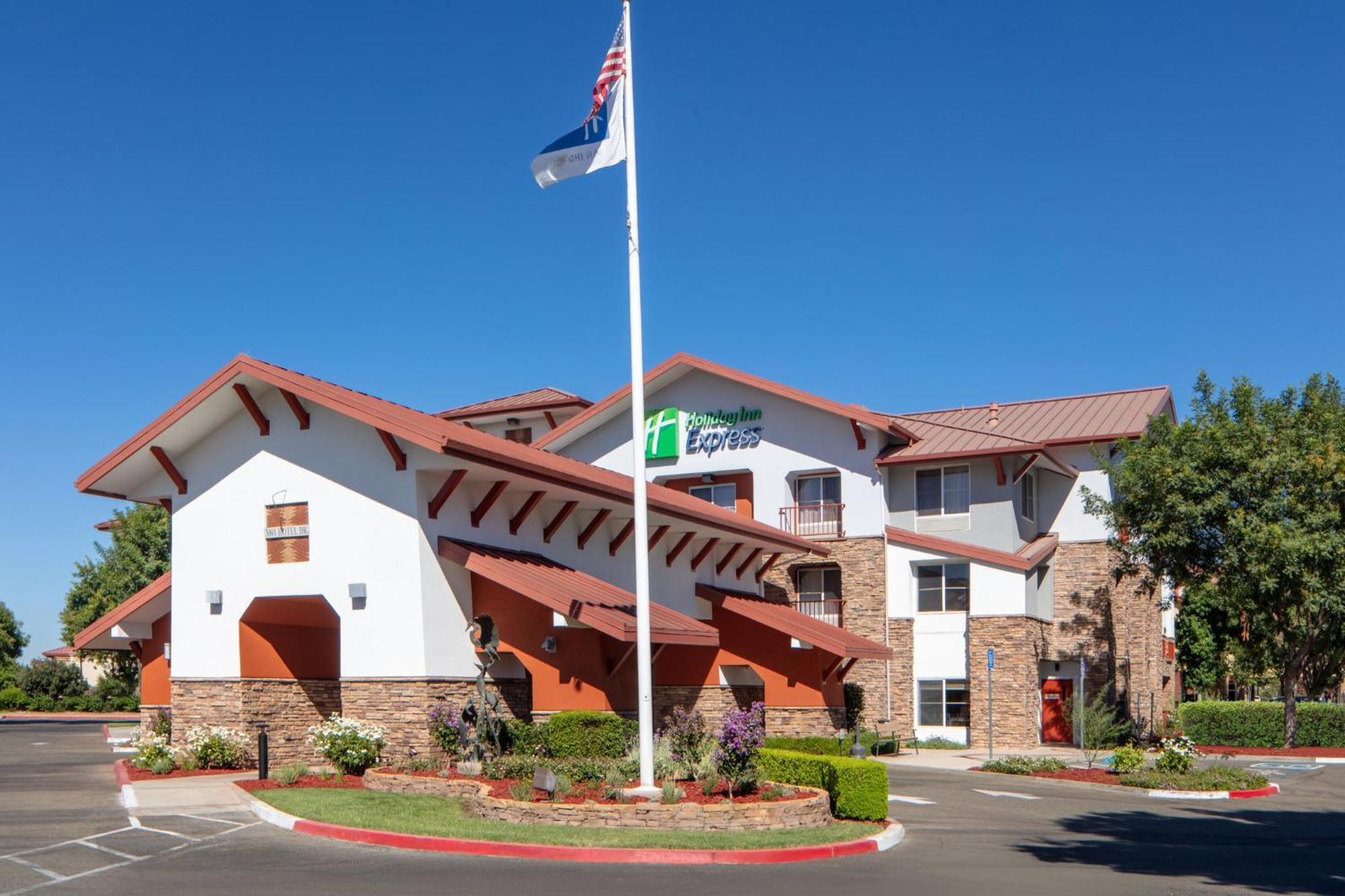 Holiday Inn Express Turlock By Ihg Eksteriør billede